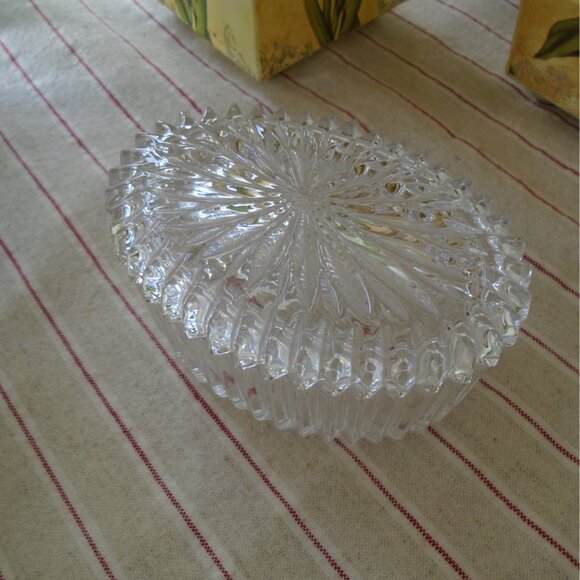 Lead Crystal Glass Trinket Box Oval Shape Starburst Design 4.5" x 2.25"  3574 - Picture 2 of 6